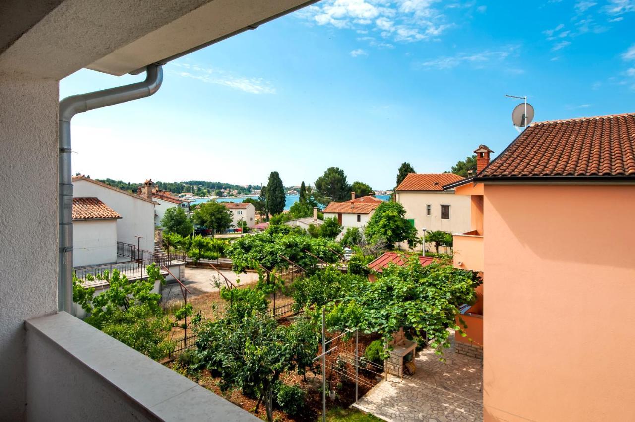 Apartman Near Beach Pelagic Sea View Ρόβινι Εξωτερικό φωτογραφία