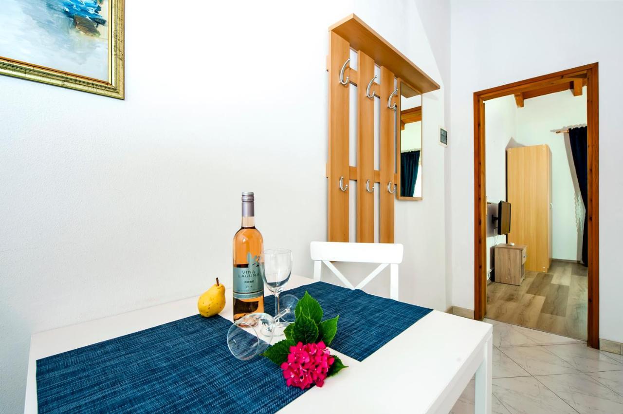 Apartman Near Beach Pelagic Sea View Ρόβινι Εξωτερικό φωτογραφία