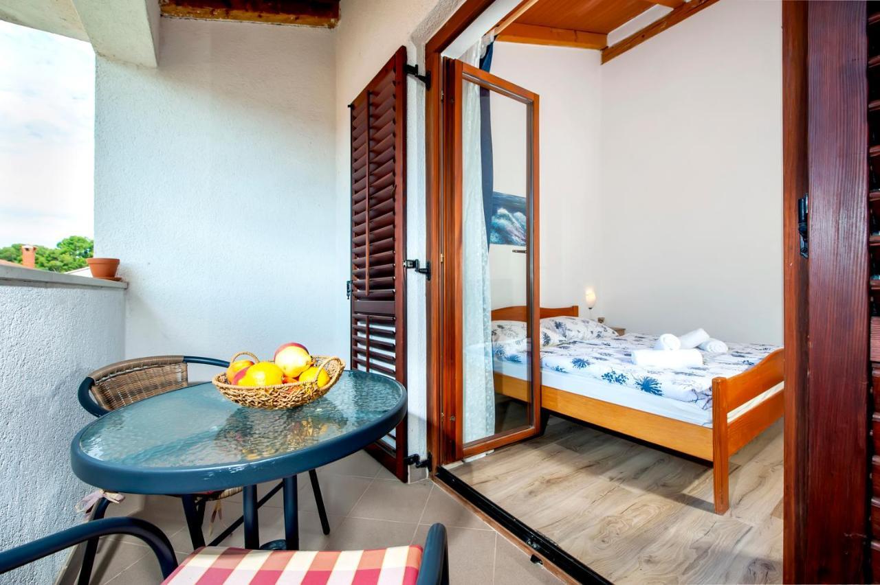 Apartman Near Beach Pelagic Sea View Ρόβινι Εξωτερικό φωτογραφία