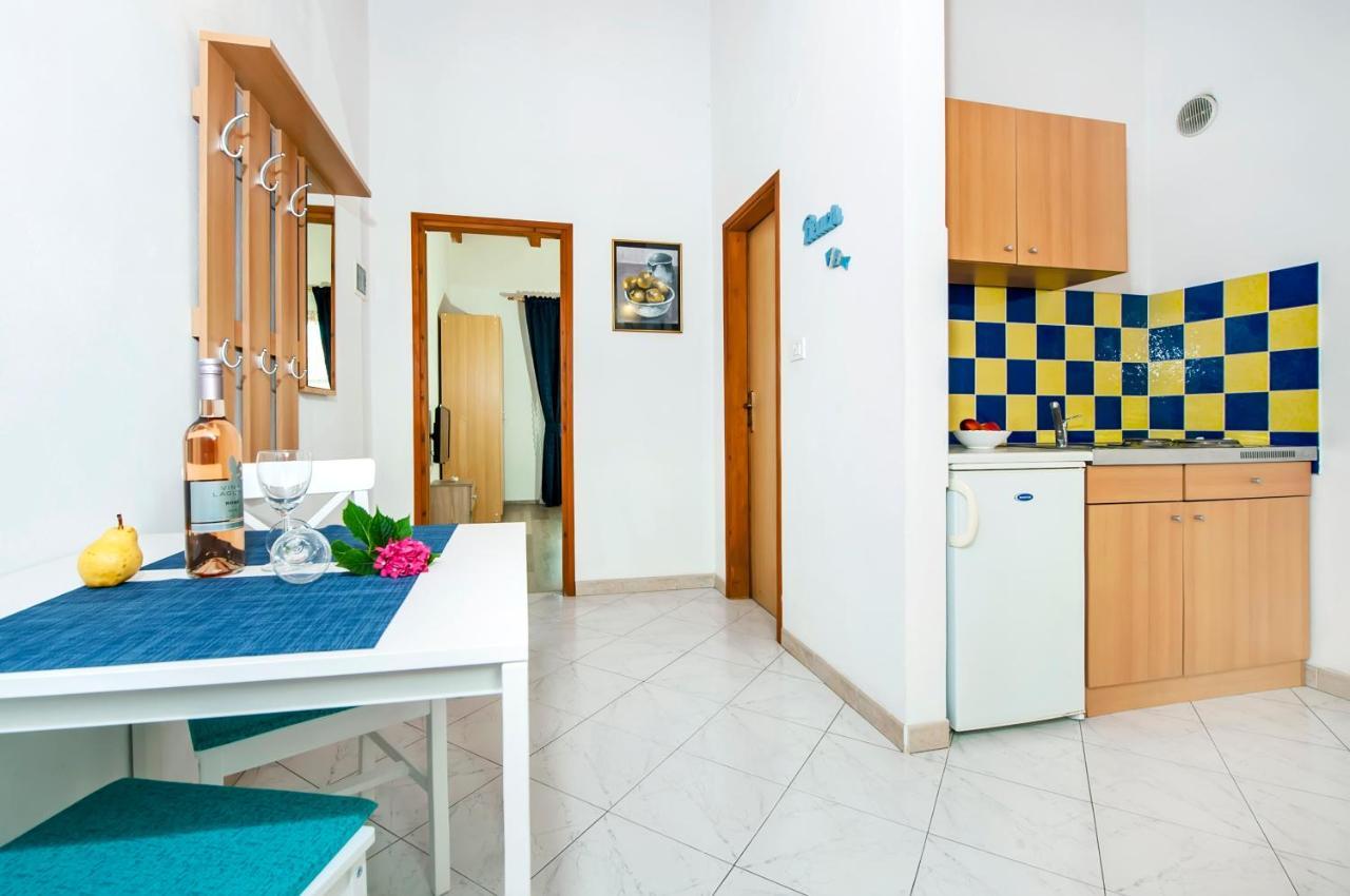 Apartman Near Beach Pelagic Sea View Ρόβινι Εξωτερικό φωτογραφία
