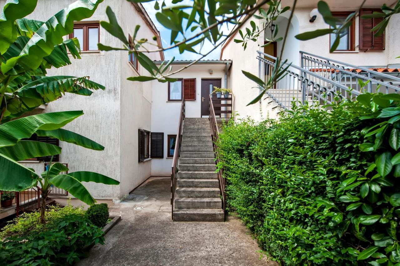 Apartman Near Beach Pelagic Sea View Ρόβινι Εξωτερικό φωτογραφία