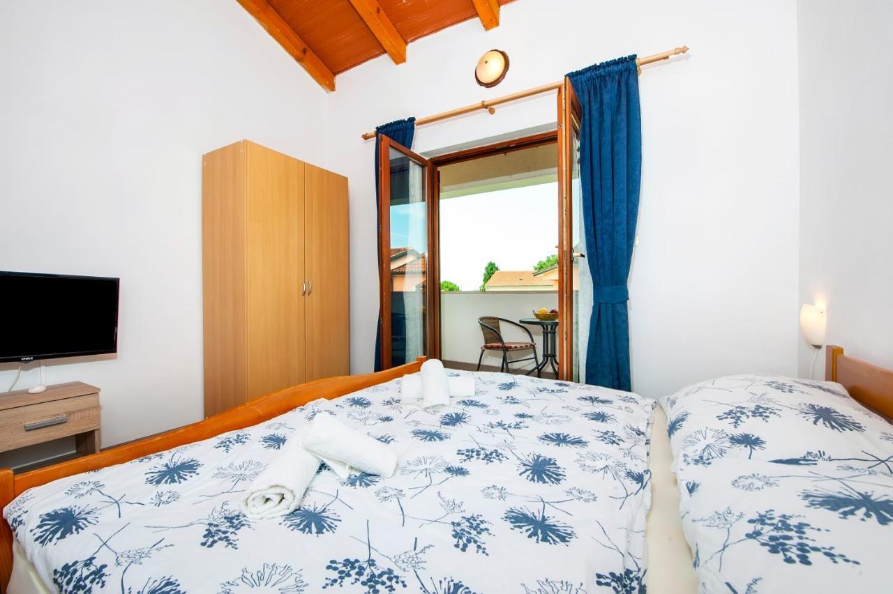 Apartman Near Beach Pelagic Sea View Ρόβινι Εξωτερικό φωτογραφία